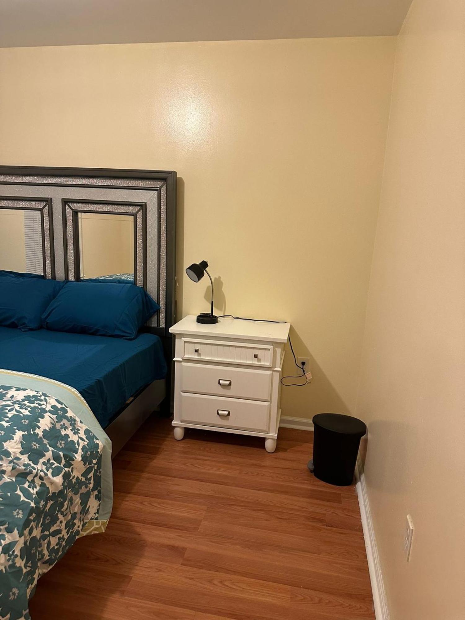 Nwk 457 Rm 112-B Apartment Newark Bagian luar foto